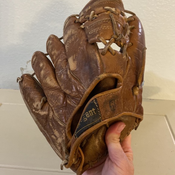 Regent Games 96s 1970s Vintage Regent Baseball Glove Poshmark